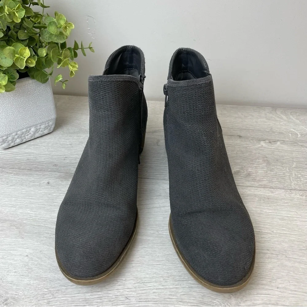 KENSIE Gerona Gray Suede Booties Size 8.5M